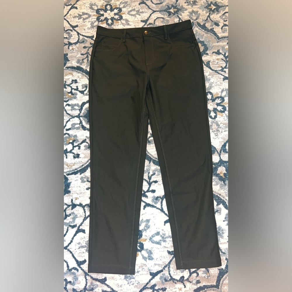 Dark Green men’s Fabletics pants
